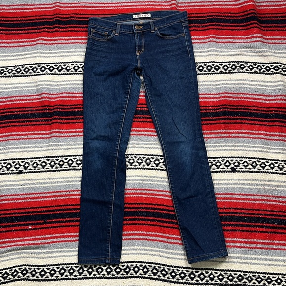 J Brand | Straight Cut Jeans | Size 28 - Picture 2 of 7